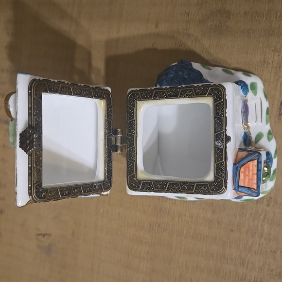 Cottage House Hinged Trinket Box - Picture 5 of 12